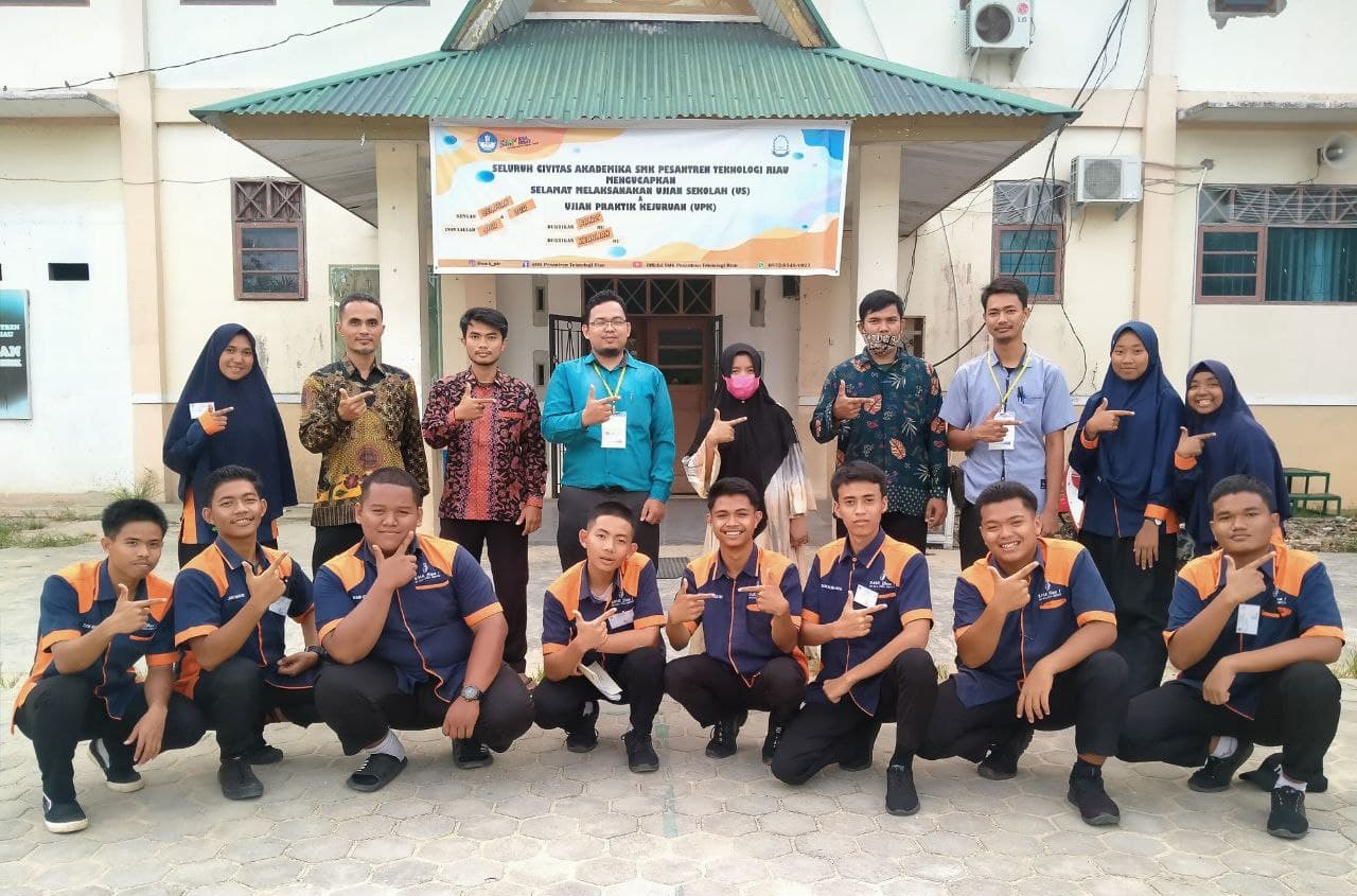 Dosen Filkom Menjadi Penguji Eksternal Ukk Smk Pesantren Teknologi Pekanbaru