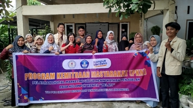 Team Pkm Ibt Pelita Indonesia Taja Pelatihan Literasi Keuangan Dan Digital Marketing